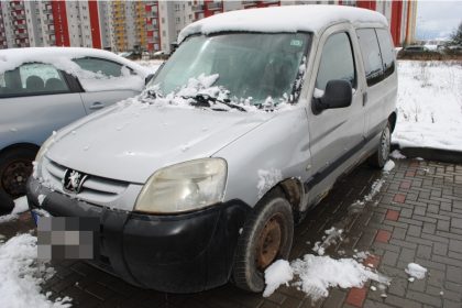 ANAF vinde o masina la pret mic 5000 lei