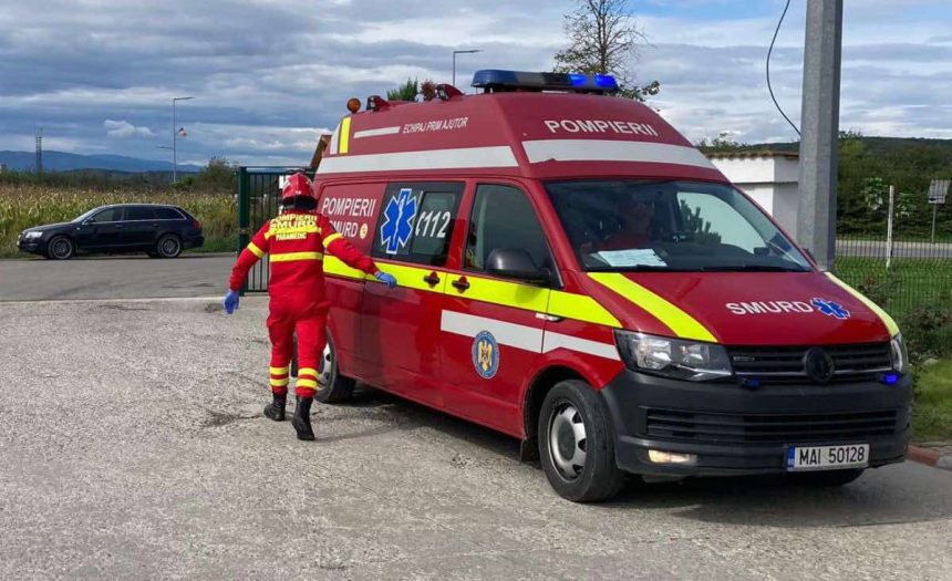 Accident pe DN14 la Saros pe Tarnave masina in zid