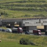 Accident pe Valea Oltului Octogenar ranit in coliziune