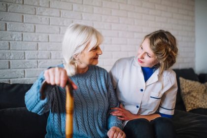 Alzheimerul afecteaza femeile de doua ori mai mult decat barbatii