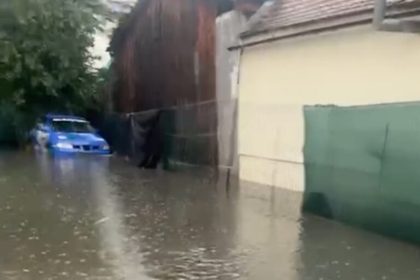 Bilanul dupa furtuna din Sibiu Acoperisuri si copaci doborati