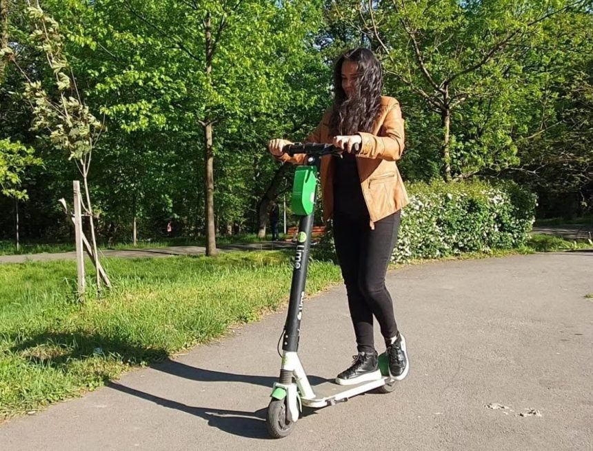 Consilier local plange ca trotinetistii merg haotic in Sibiu