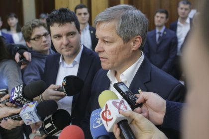 Dacian Ciolos in carti pentru a prelua SIE sau SRI