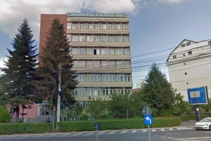 Elevi de la Caragiale mutati in cladirea turn Somesului