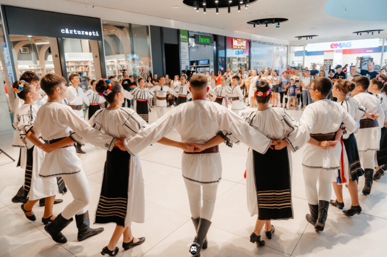 Energie culoare si diversitate la Festivalul Cantecele Muntilor