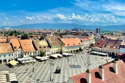 Mai mult verde in Piata Mare din Sibiu