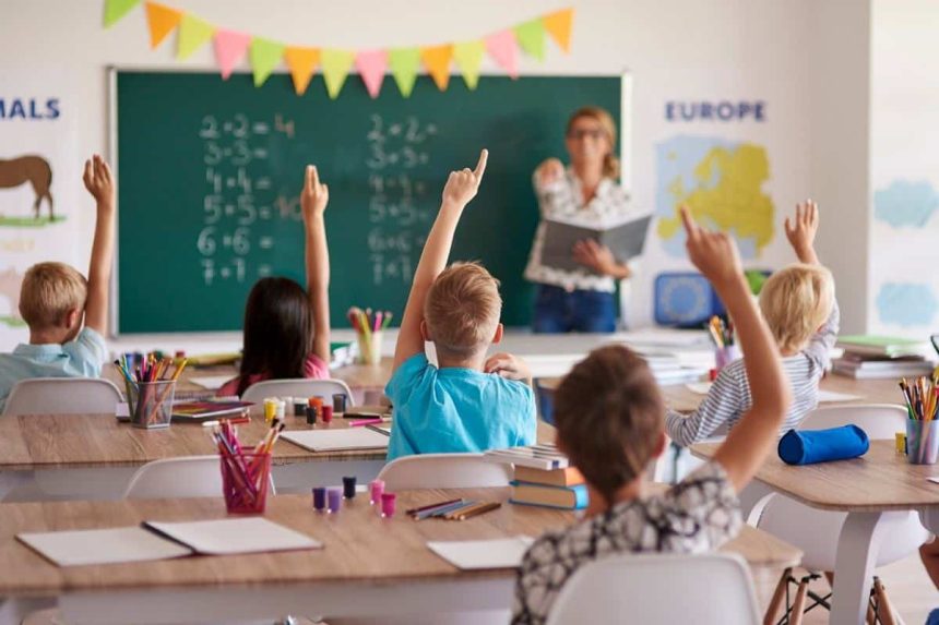 Ministerul Educatiei confirma Profesorii suplinitori pierd locurile de munca