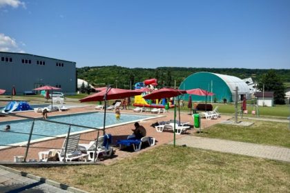 Oficial liber la balaceala in strandul Cisnadie Pri mar ia detalii despre preturi si program