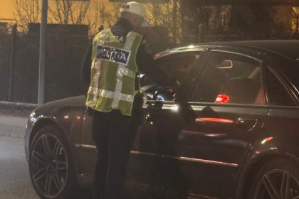 Pe picior gresit in trafic un sibian fara permis altul beat