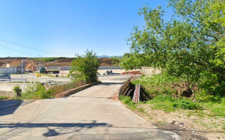 Pod de lemn refacut in centrul Selimbrului