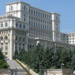 Scandal in Parlament Functionarii cer scoaterea antelor de pe Casa Poporului