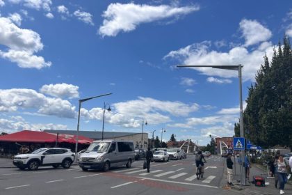 Semafor nou la Piata Cibin se monteaza deja