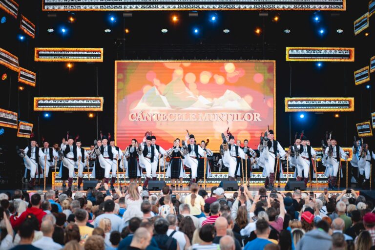 Sibiul devine capitala a folclorului international