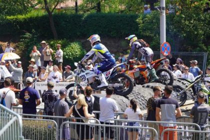 Spectacol total in Sibiu parada Red Bull Romaniacs