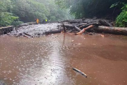 Viiturile blocheaza Transfagarasanul trafic oprit temporar