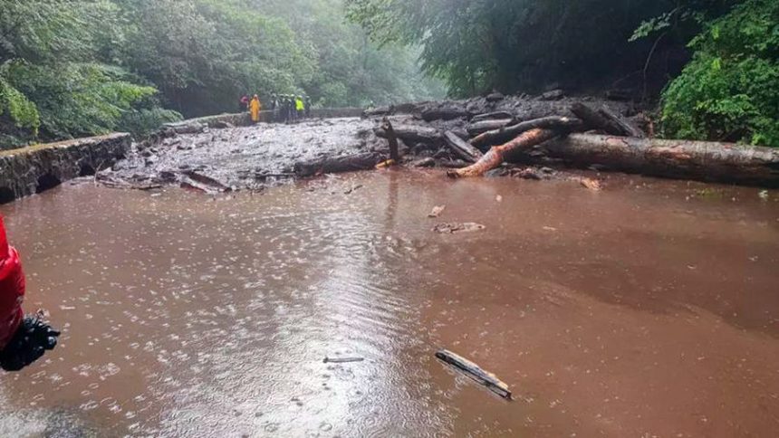 Viiturile blocheaza Transfagarasanul trafic oprit temporar
