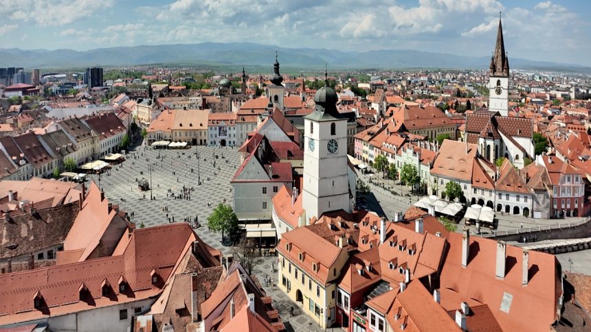 Weekend fierbinte in Sibiu cod portocaliu si furtuni