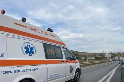 Accident grav la Turnu Rosu fata de 17 ani fara permis distruge doua masini si raneste o fetita