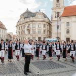 Adrian Neamtu maestrul taragotului sarbatorit in Piata Mare