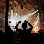 Artistii cer premierului Bolojan sa opreasca modificarea legii drepturilor de autor