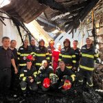 Biblie neatinsa de foc gasita dupa incendiu in Strehaia