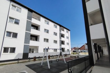 Blocurile problema de pe Tineretului dispar chiriasi se muta in locuine sociale din Medias