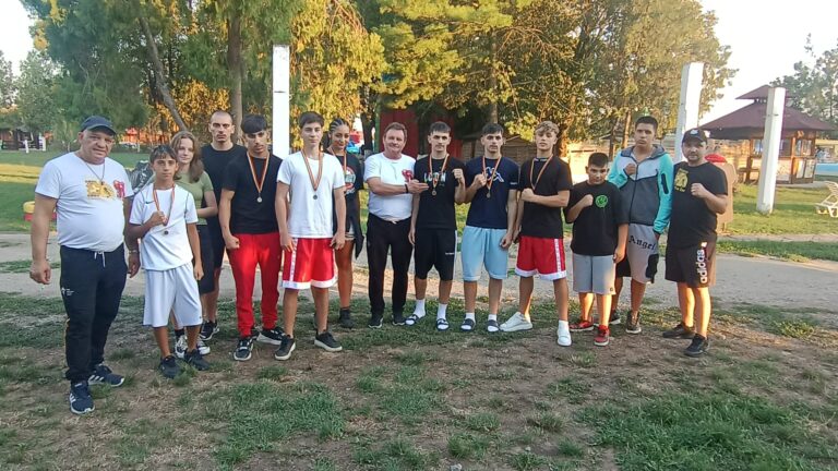 Boxerii sibieni in fruntea Galei de Box Curtici