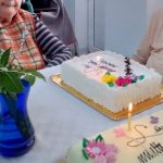 Bunicii din azilul Salist e sarbatriti cu torturi