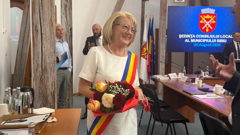 Gest neasteptat la Consiliul Local flori pentru Astrid Fodor