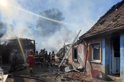 Incendiu puternic la Sorostin anexa arsa complet