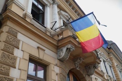 Institutii din Sibiu cu drapelul in berna zi de doliu