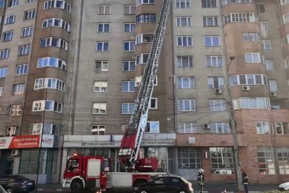 Interventie a pompierilor pe strada Lunga pentru tabla cazatoare