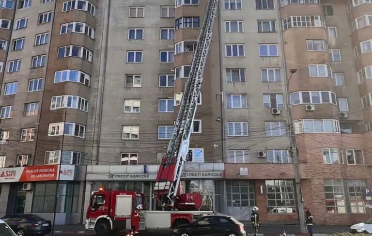 Interventie a pompierilor pe strada Lunga pentru tabla cazatoare