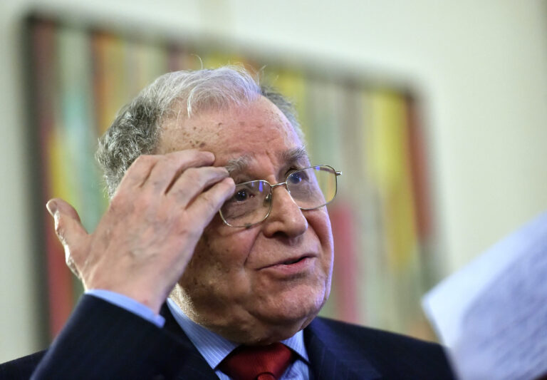 Ion Iliescu a murit Sfarsitul unei epoci