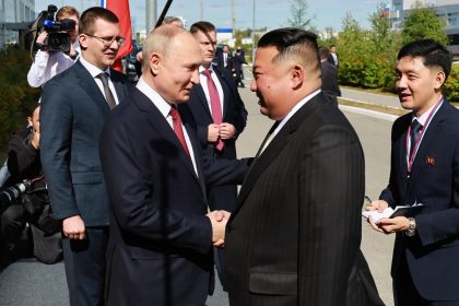 Kim Jong Un si Vladimir Putin se intalnesc la Beijing