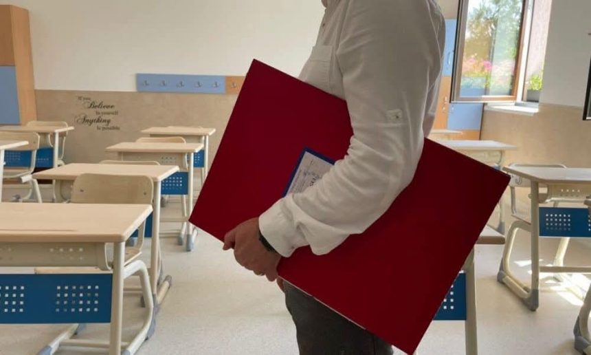 Ministerul Educatiei explica norma de predare pentru directorii scolari