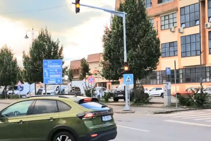 Noul semafor cu buton de pe strada Turnului porneste pe 5 august