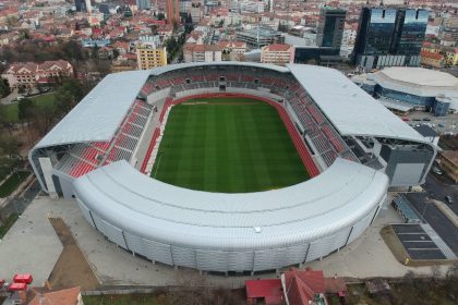 Premier la Sibiu Elevii vor invata in stadion video