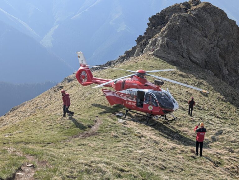 Salvat cu elicopterul dupa o cadere de 100 metri