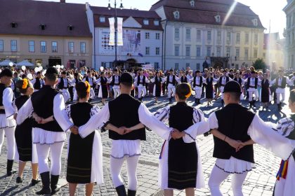 Sibiul vibreaza de sarbatoare la Festivalul Cantecele Muntilor