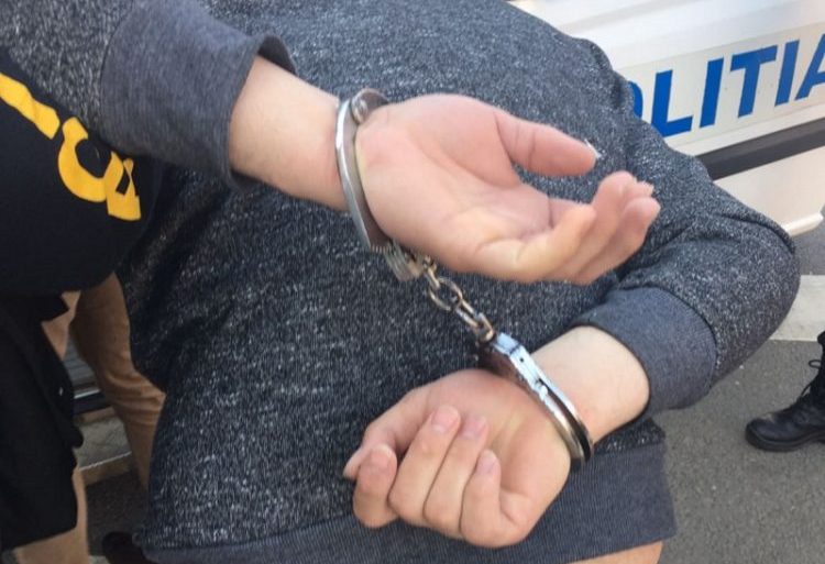 Sot agresiv retinut de politie la Sibiu
