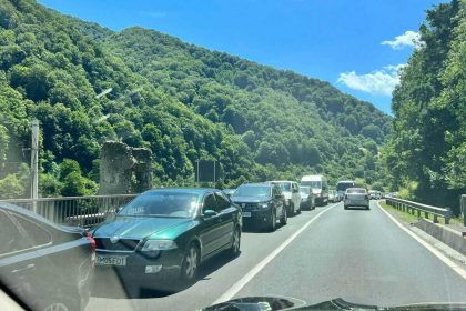 Weekendul a inceput Trafic aglomerat pe A1 si Valea Oltului