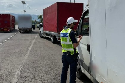 A pus numere false pe duba si a intalnit politia