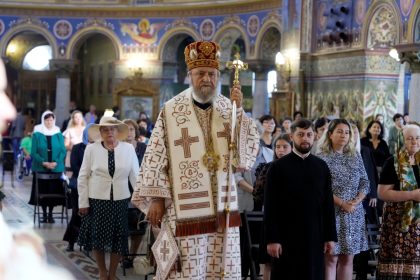 Afluentza de credinciosi la Catedrala din Sibiu