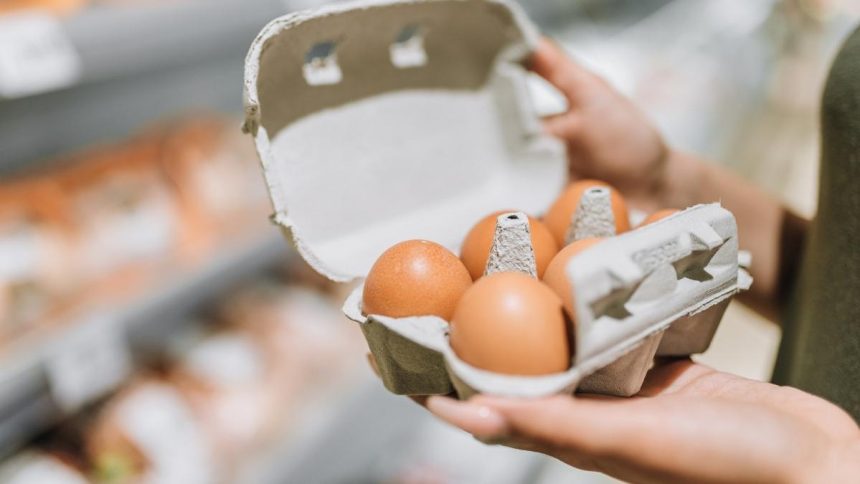 Alerte alimentare in Sibiu oua bio retrase din magazine