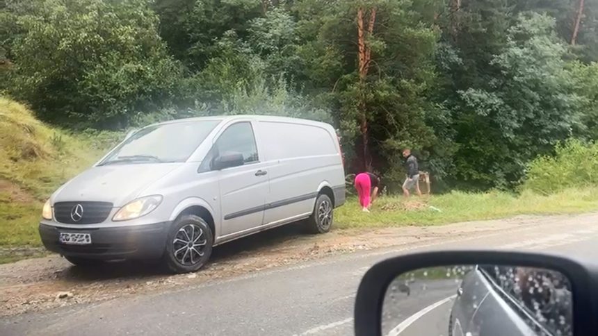 Aruncatorii de gunoi de la Poplaca identificati si sanctionati