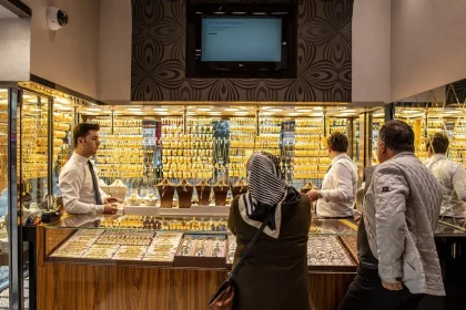 Aurul atinge cel mai mare pret din istorie