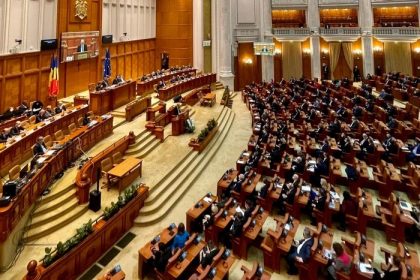 Circ total in Parlament replici dure si jigniri la dezbaterea legii culturii