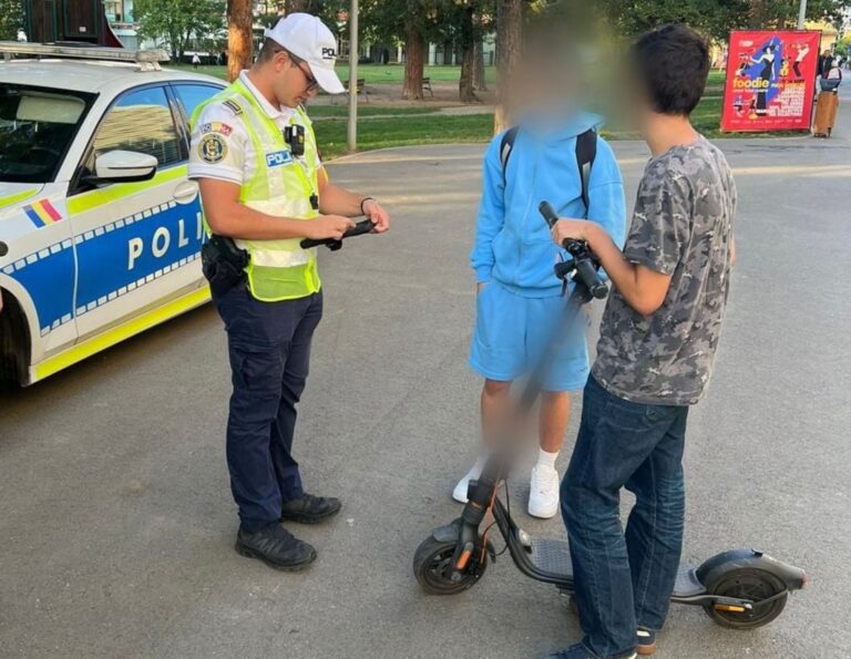 Copiii pe trotinete chemati la ordine de politie