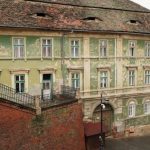 Coroana Ungariei intra in renovare amendati de Primarie